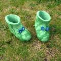 The friendly froggy - Shoes & slippers - felting