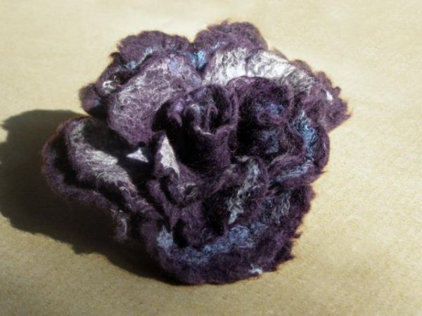 Velta violetinė rožė - Gėlės
