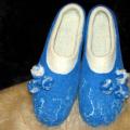 Blue with flowers - Shoes & slippers - felting