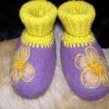 Little girl with flowers - Shoes & slippers - felting