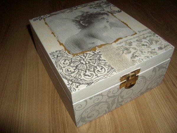 Box " white Angels " 2
