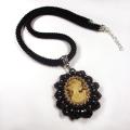 Necklace with cameo - Necklace - beadwork
