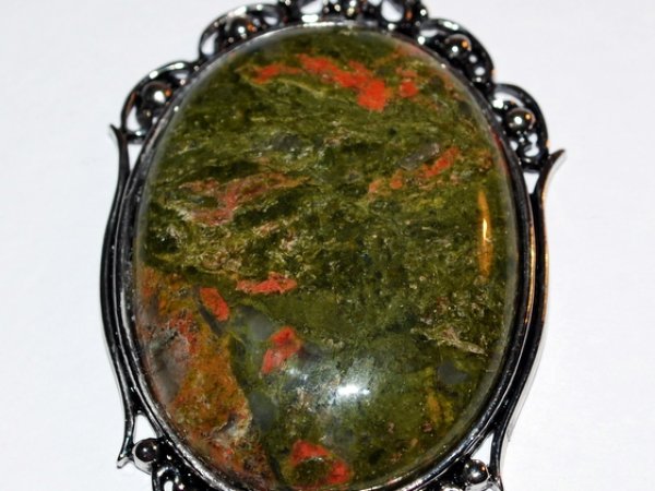 Pendant with unakitu 2