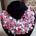 White stones and coral - Necklace - beadwork