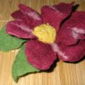 Red flower brooch - Brooches - felting