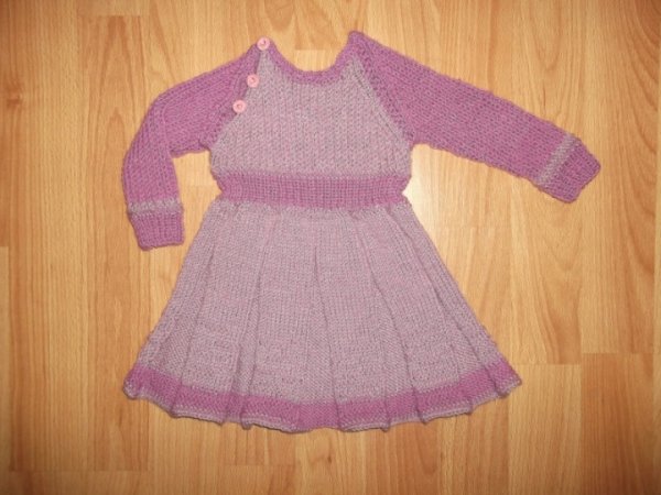 Dress the little girl - Dresses