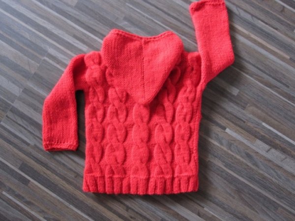 Red sweater for baby 2